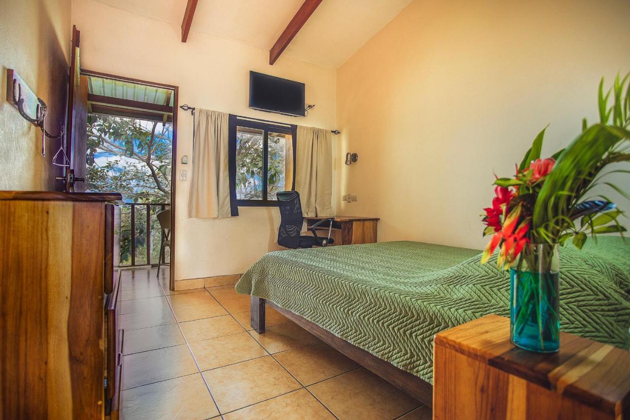 Hotel La Hacienda Quesada  エクステリア 写真