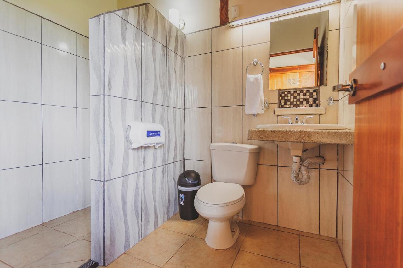 Hotel La Hacienda Quesada  エクステリア 写真
