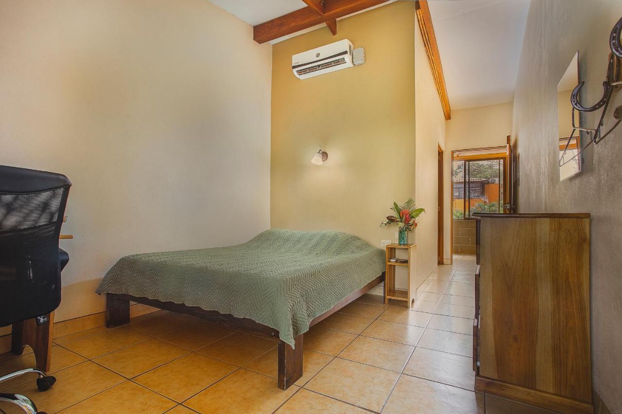 Hotel La Hacienda Quesada  エクステリア 写真