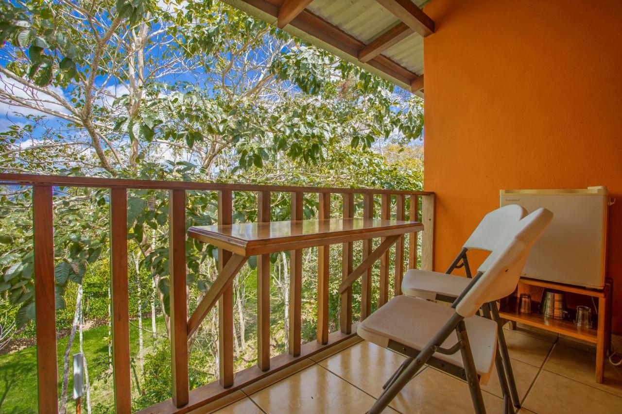 Hotel La Hacienda Quesada  エクステリア 写真