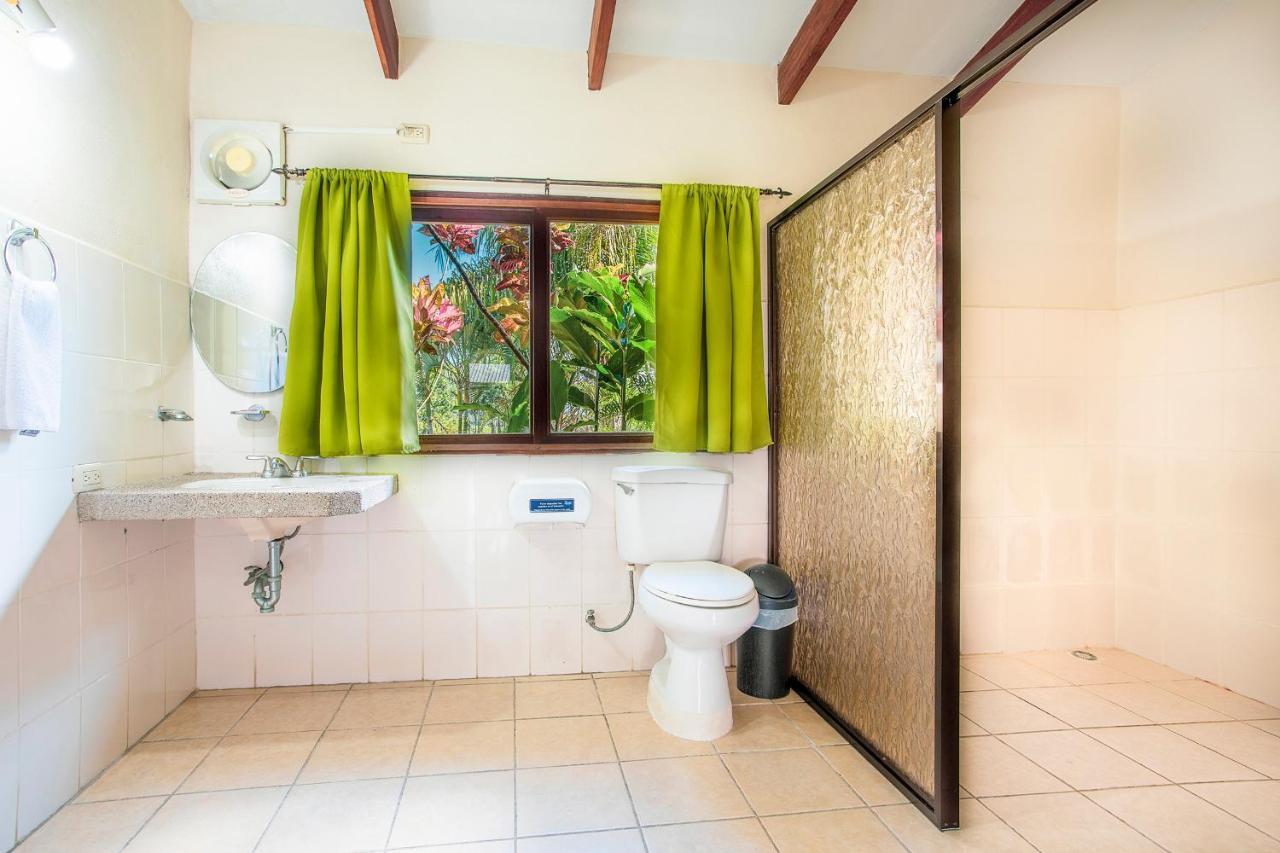 Hotel La Hacienda Quesada  エクステリア 写真