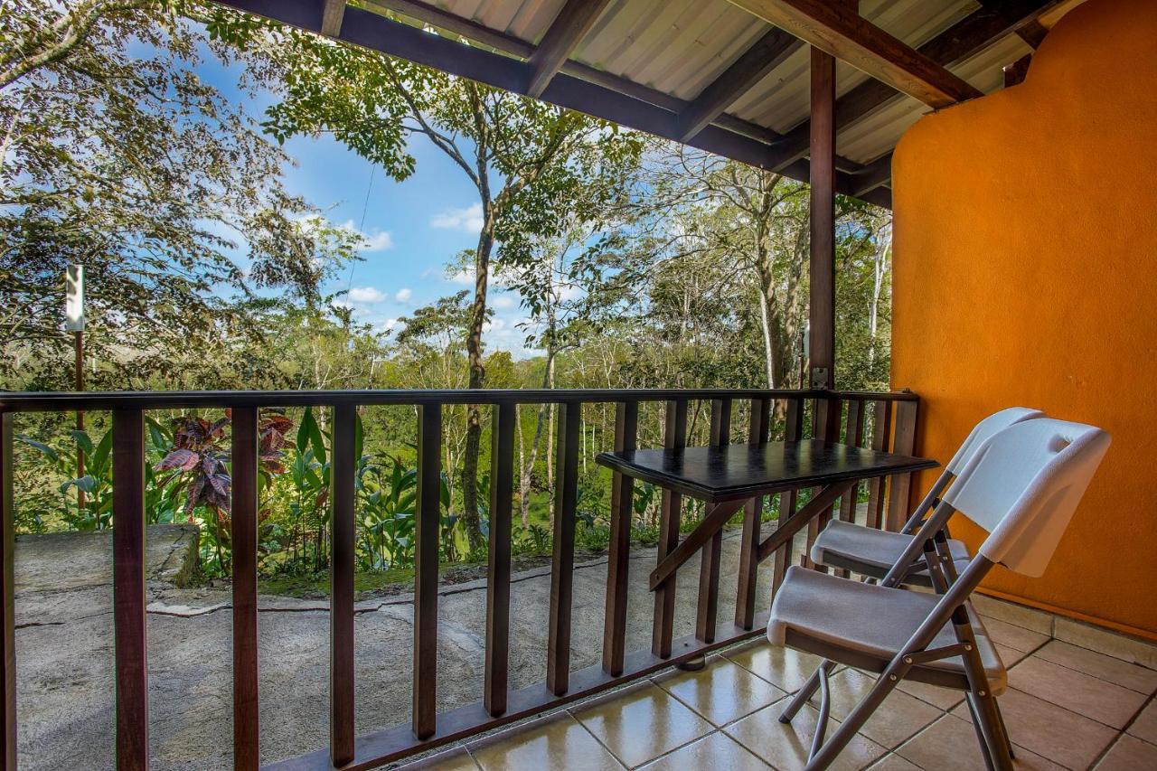 Hotel La Hacienda Quesada  エクステリア 写真