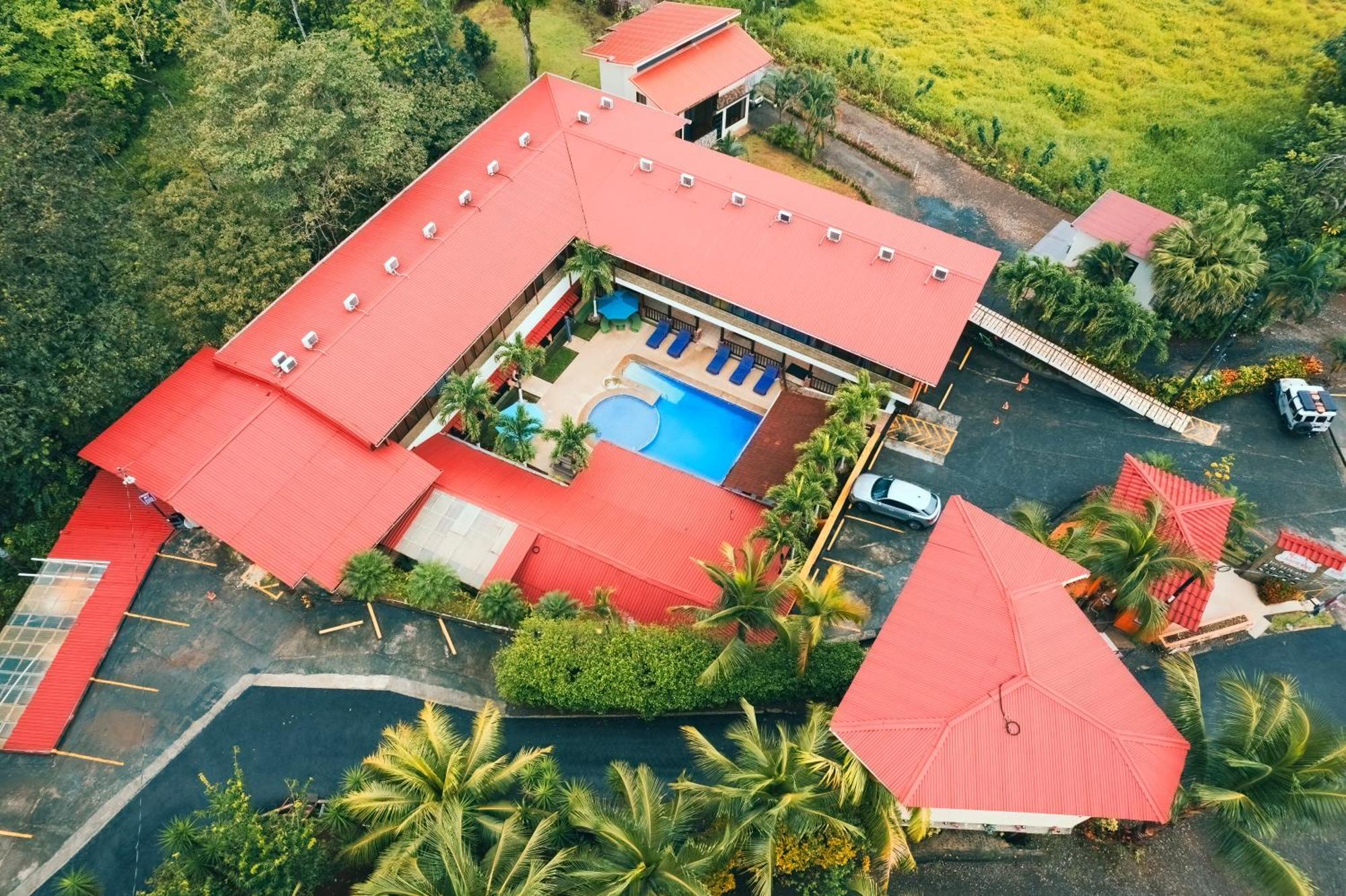 Hotel La Hacienda Quesada  エクステリア 写真