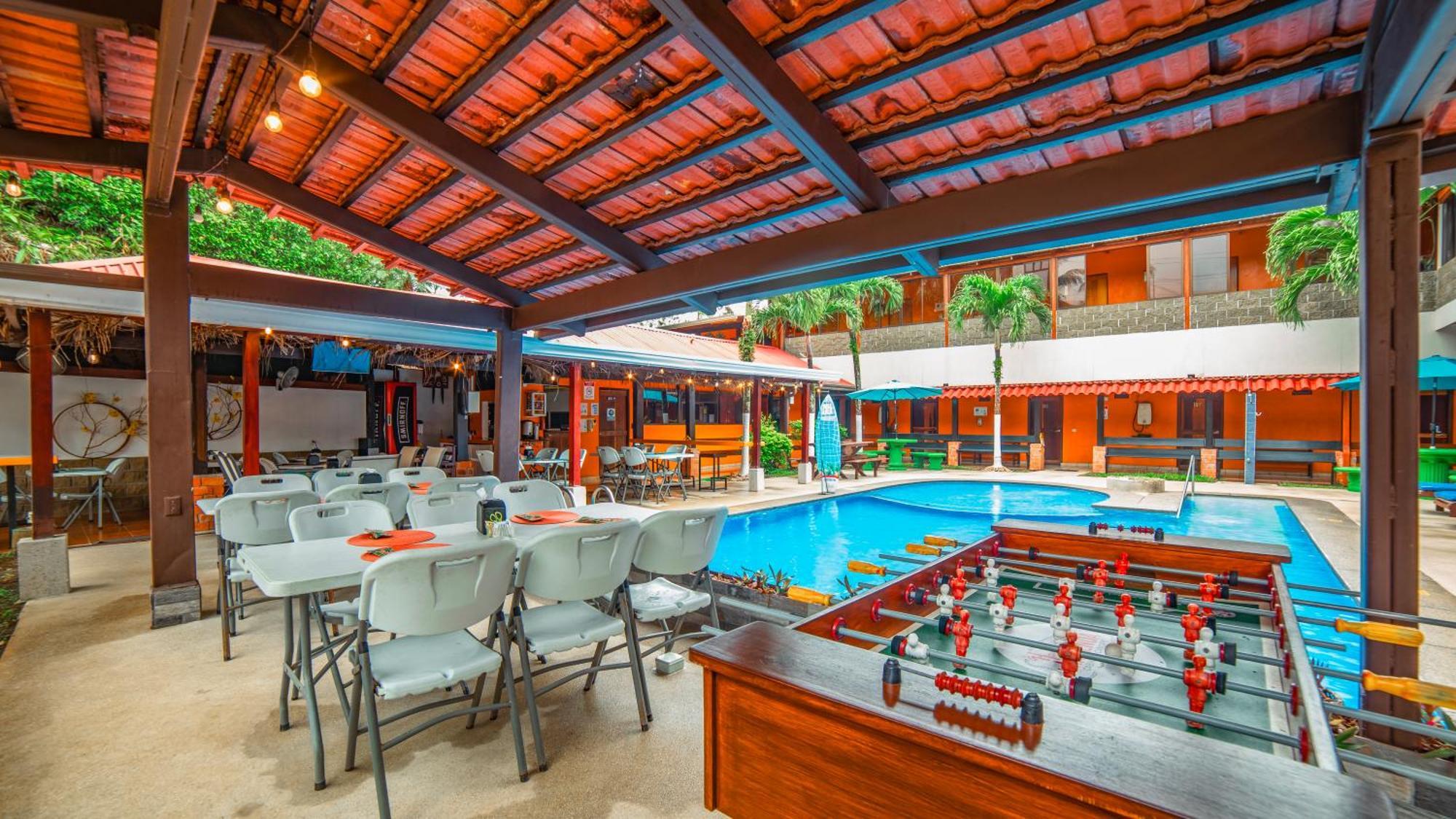 Hotel La Hacienda Quesada  エクステリア 写真