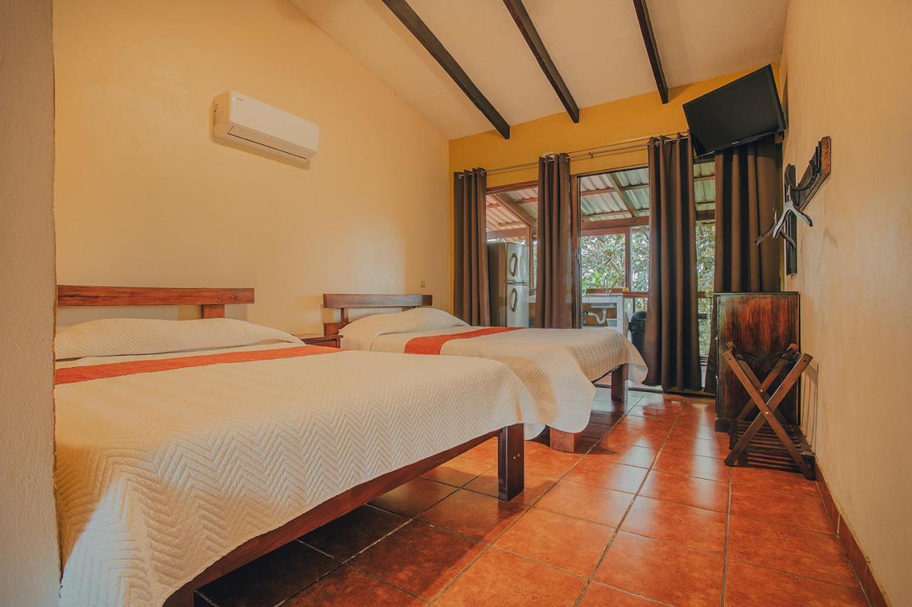 Hotel La Hacienda Quesada  エクステリア 写真